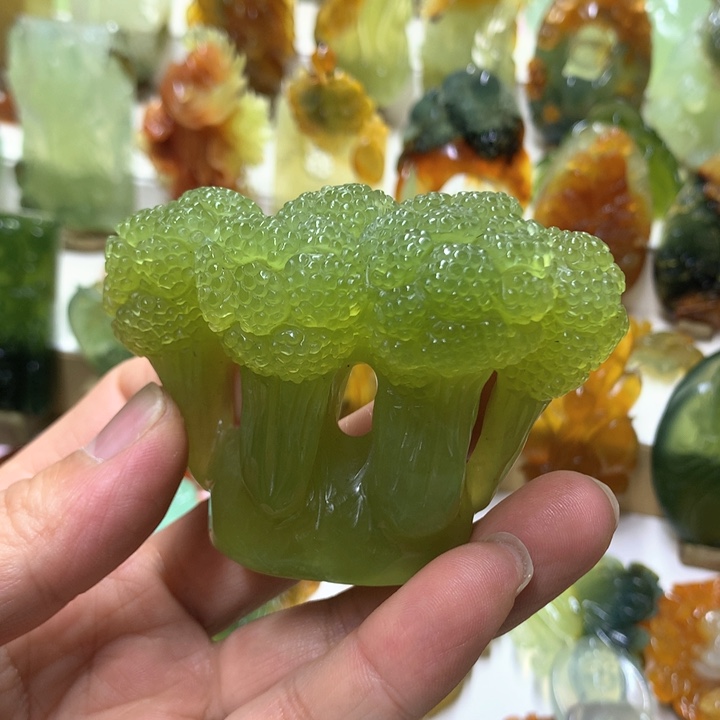 蛇纹石玉珠宝半成品未镶嵌