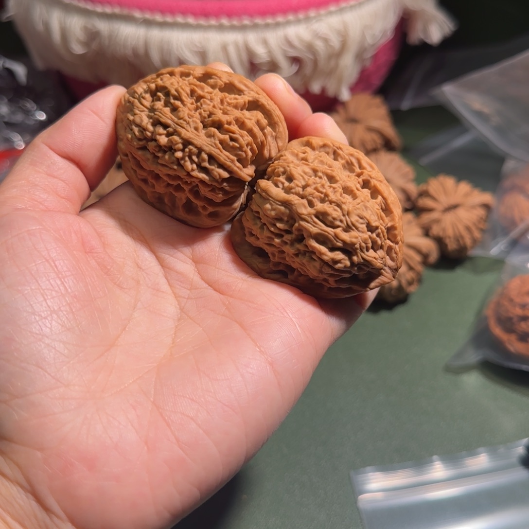 吊坠文玩核桃41+南疆石＋黄丝