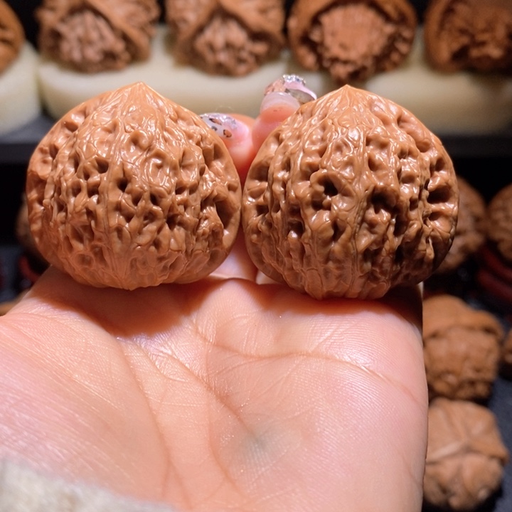 文玩核桃把件37三角状铁锤