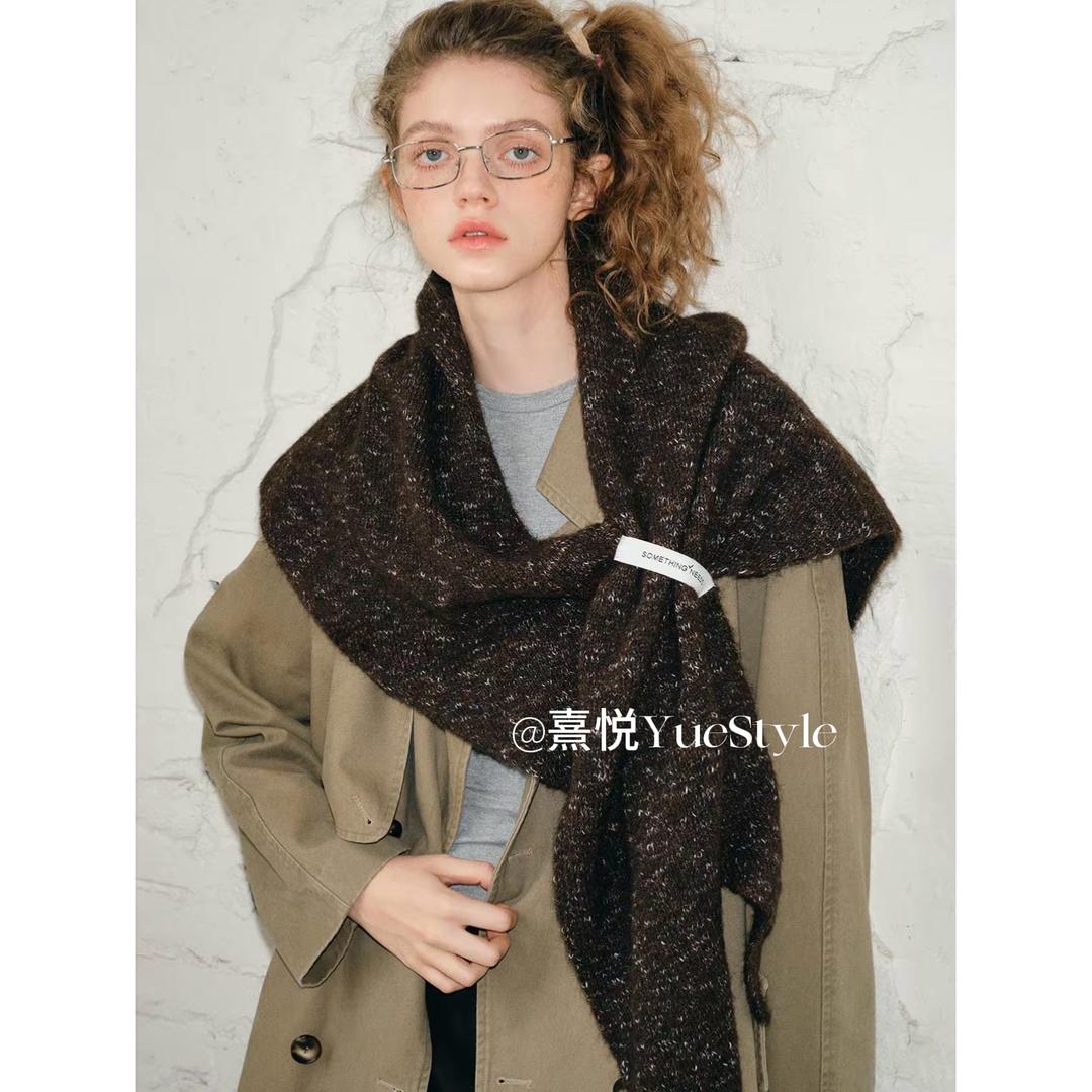 熹悦/大衣伴侣-秋冬季保暖混色氛围感大披肩欧韩系软糯三角大围巾
