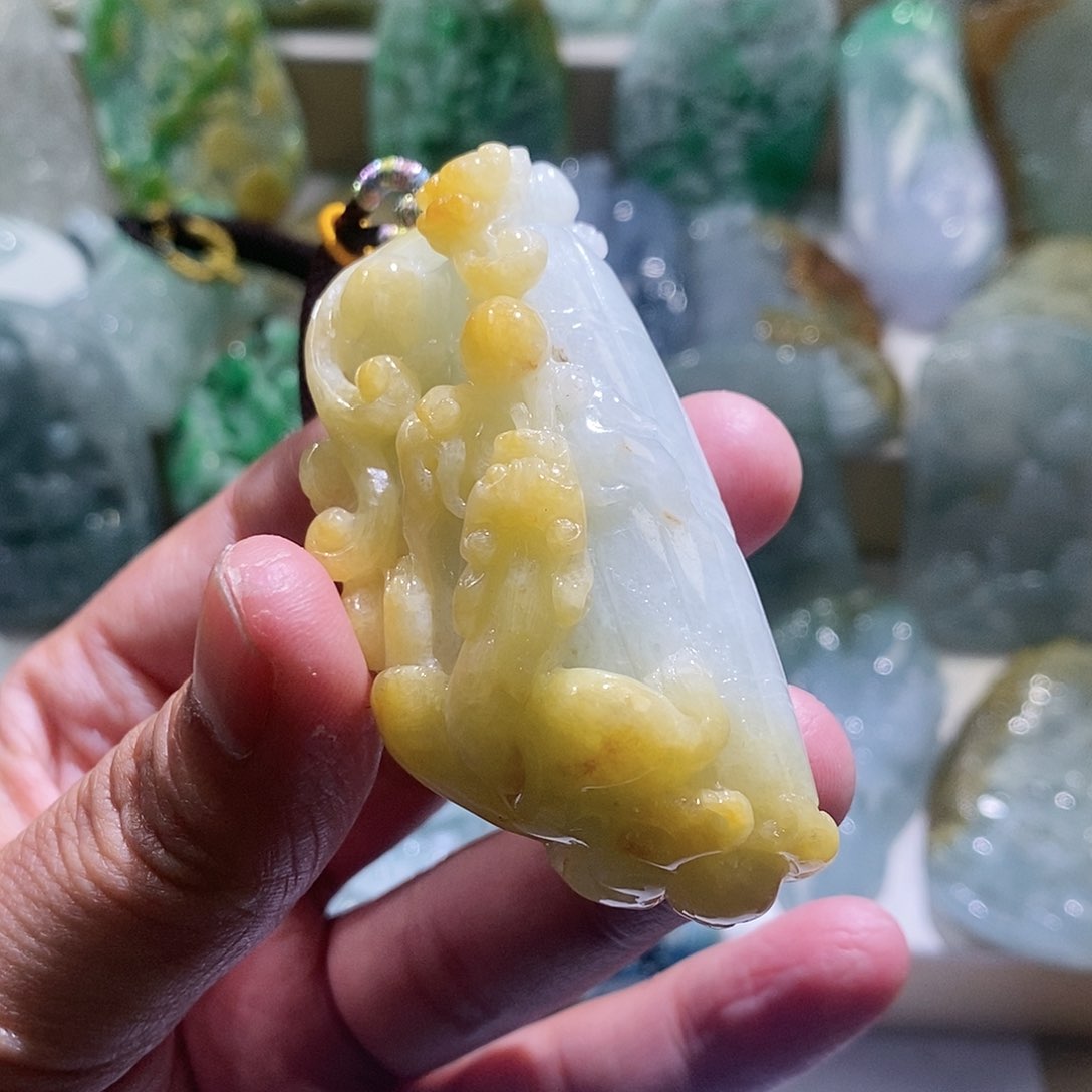 【闪购商品】翡翠颈饰未镶嵌吊坠