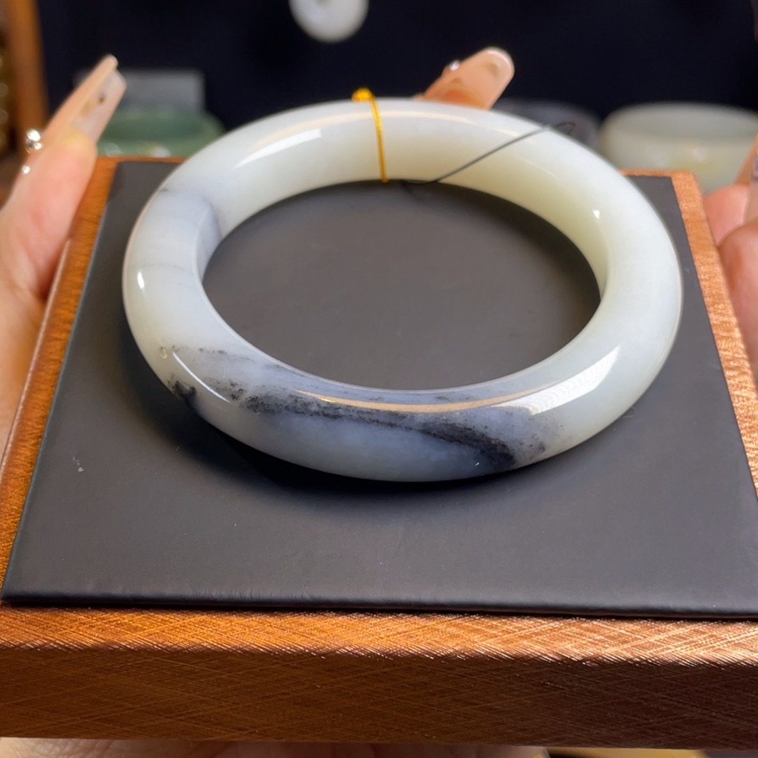 暖***)和田玉未镶嵌手镯