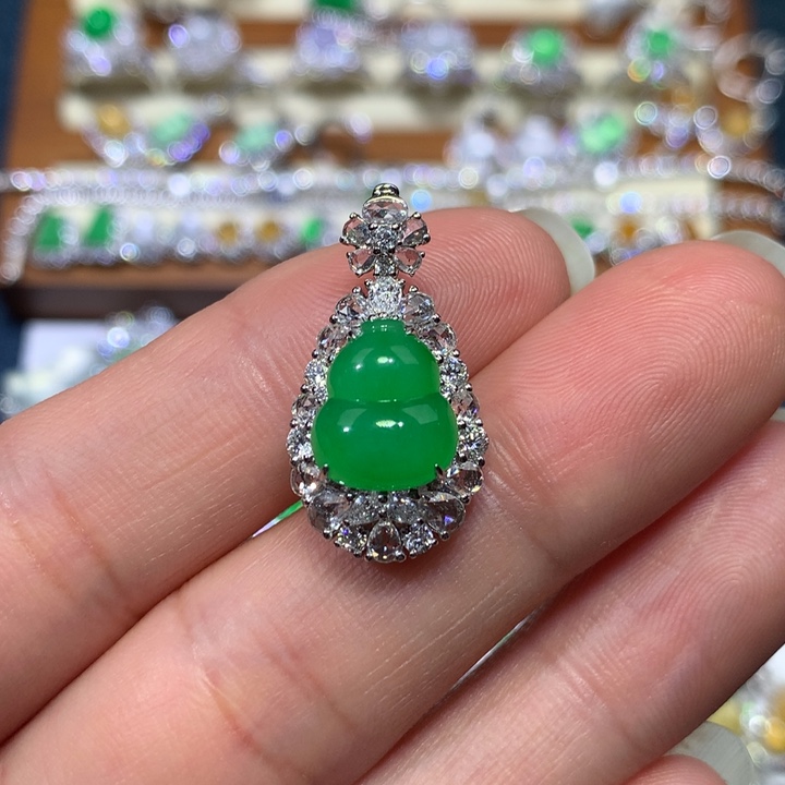 翡翠颈饰18K金镶嵌冰起胶葫芦双用款