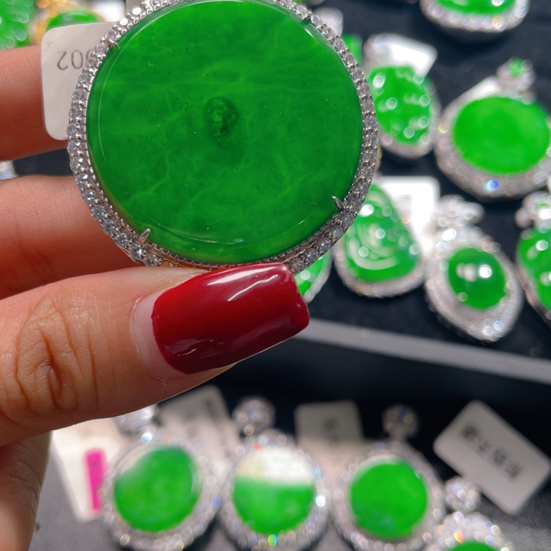 翡翠吊坠(不含链)未镶嵌