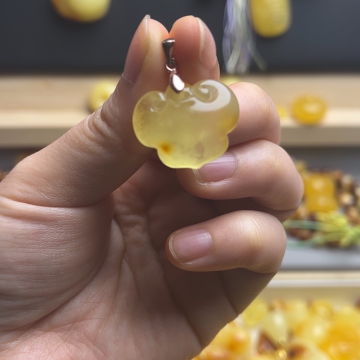 蜜蜡颈饰未镶嵌蜜蜡吊坠