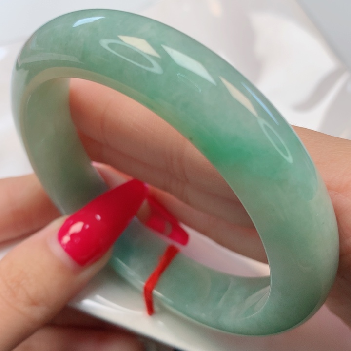 【闪购商品】翡翠手镯未镶嵌60+圈