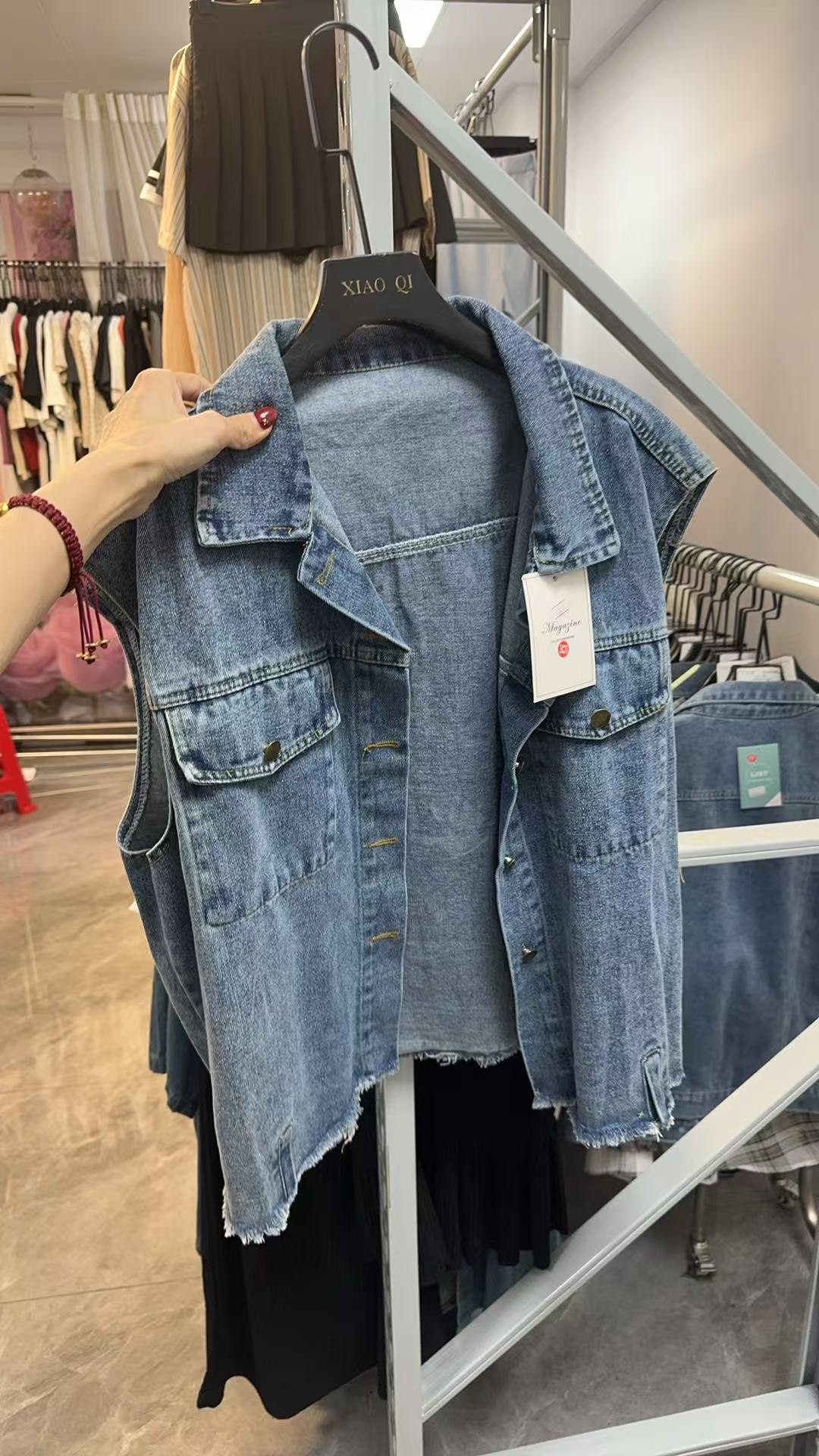 学院风常规款短款宽松型街头单排扣马夹