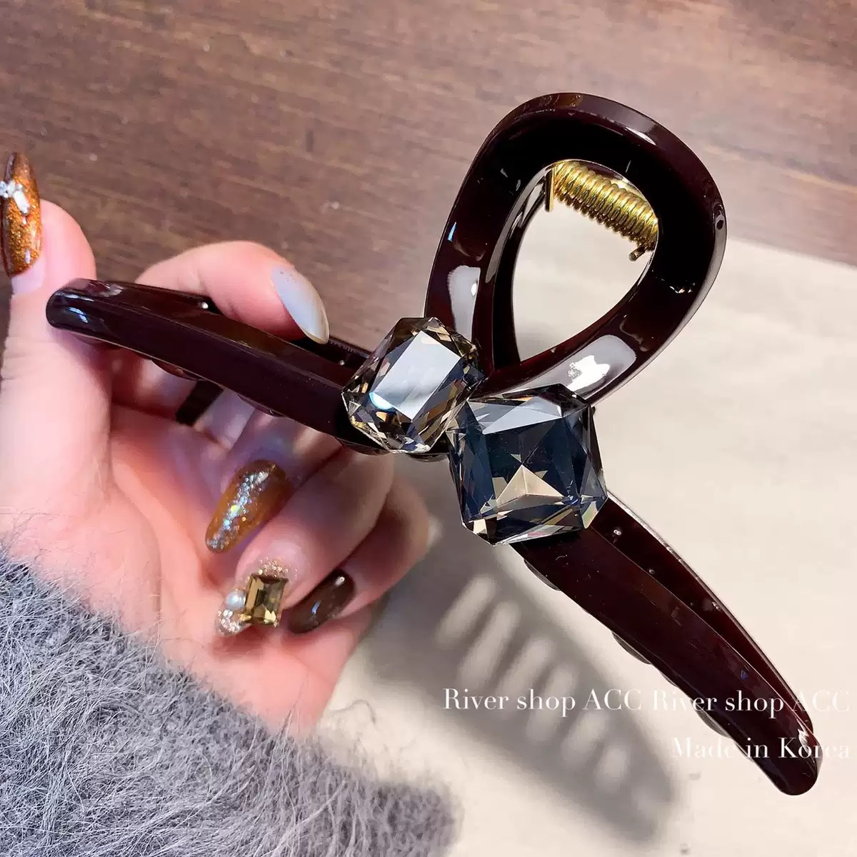 简约百搭水钻韩系后脑勺大号鲨鱼夹女时尚盘发抓夹发饰高级感夹子