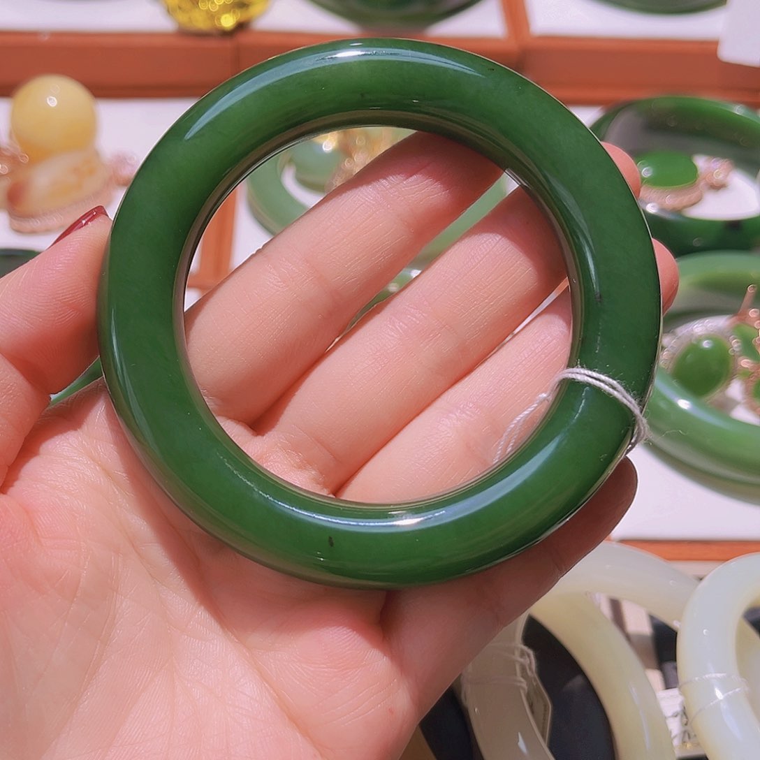 未镶嵌手镯和田玉60圈口