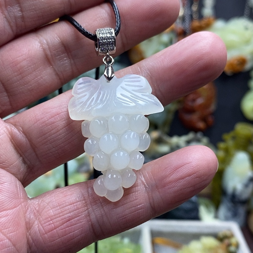 【闪购商品】蛇纹石玉吊坠未镶嵌