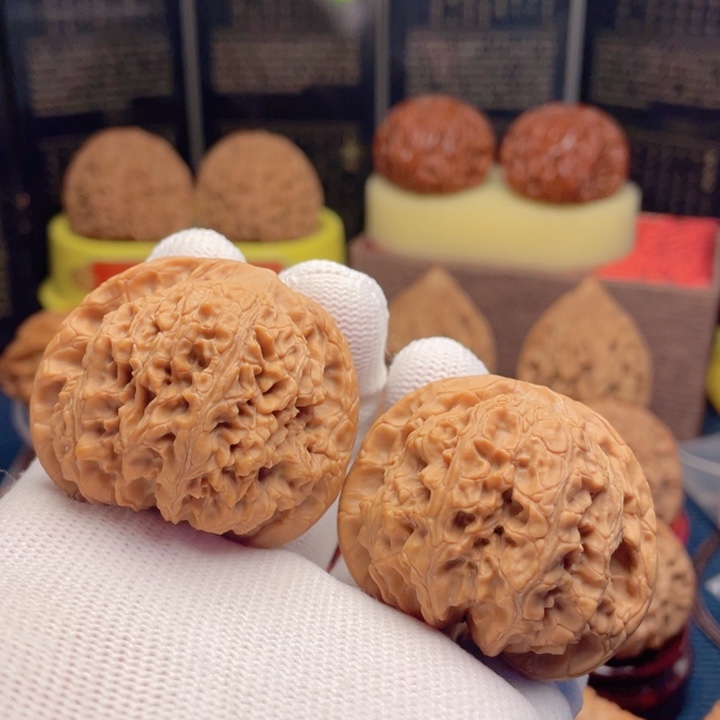 文玩核桃吊坠43油腊皮龙洞峪