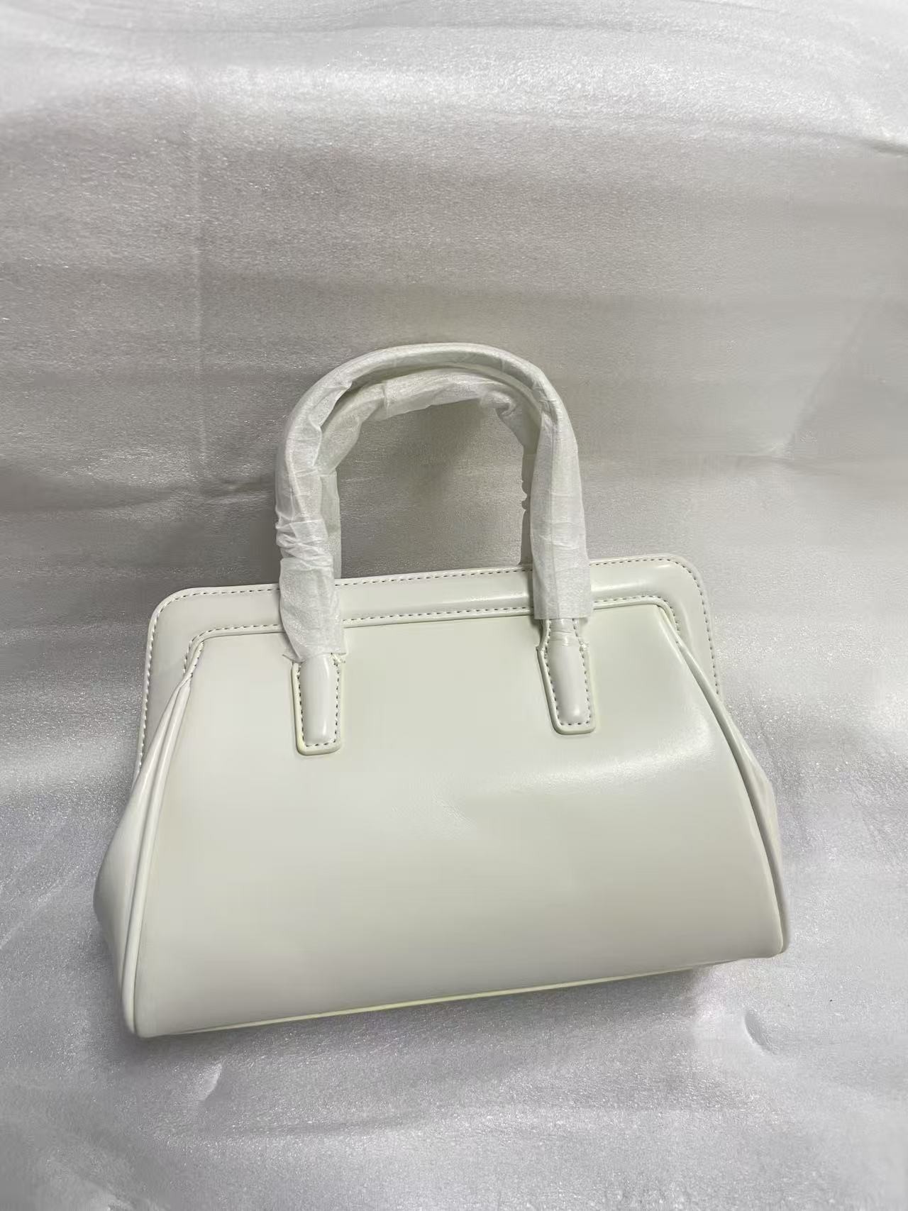 1677奶昔白【清货微瑕】新款时尚轻奢百搭气质女包