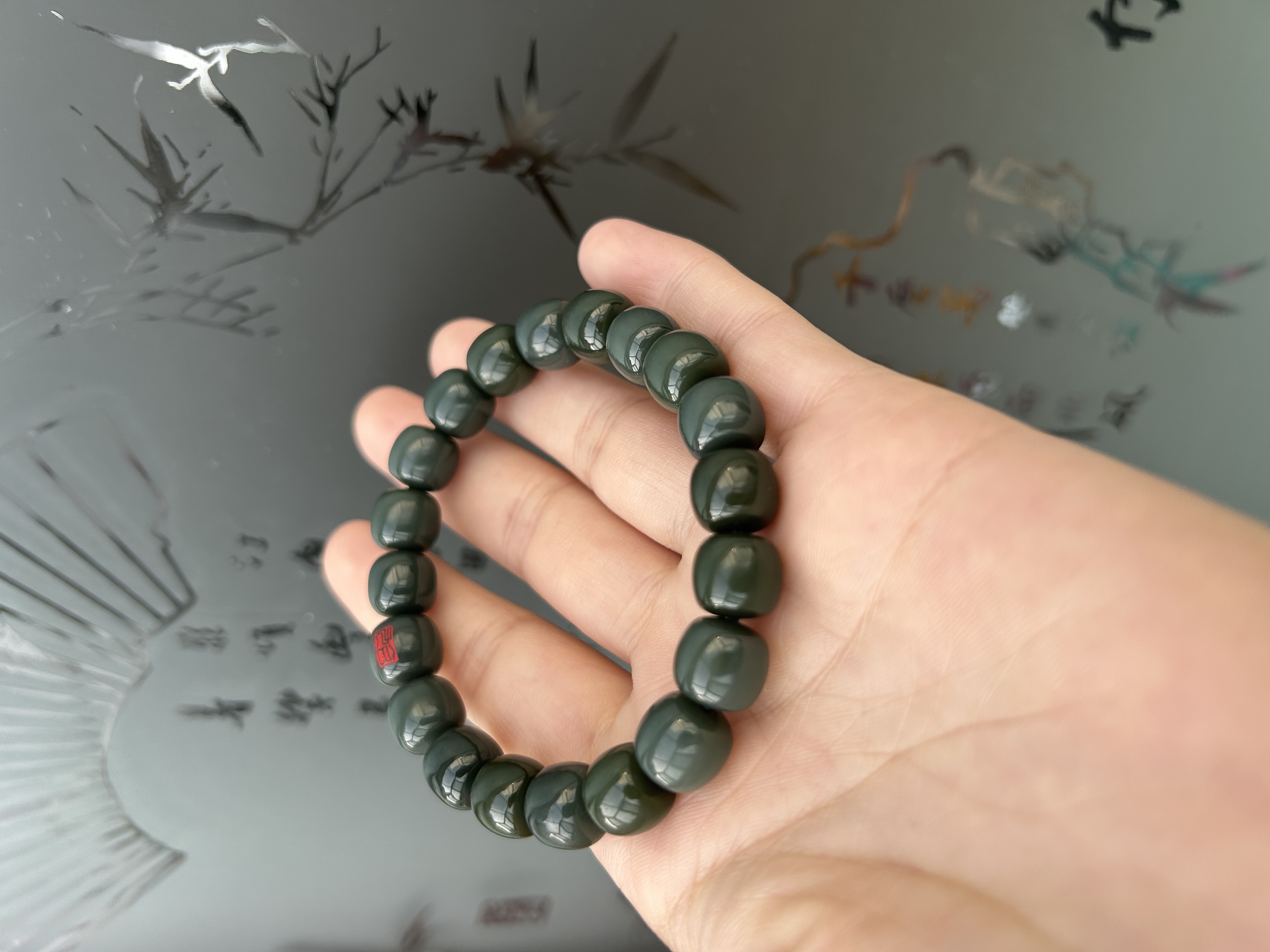 和田玉沙枣青结构完美老型珠手串男女通用时尚玉单圈约9*10