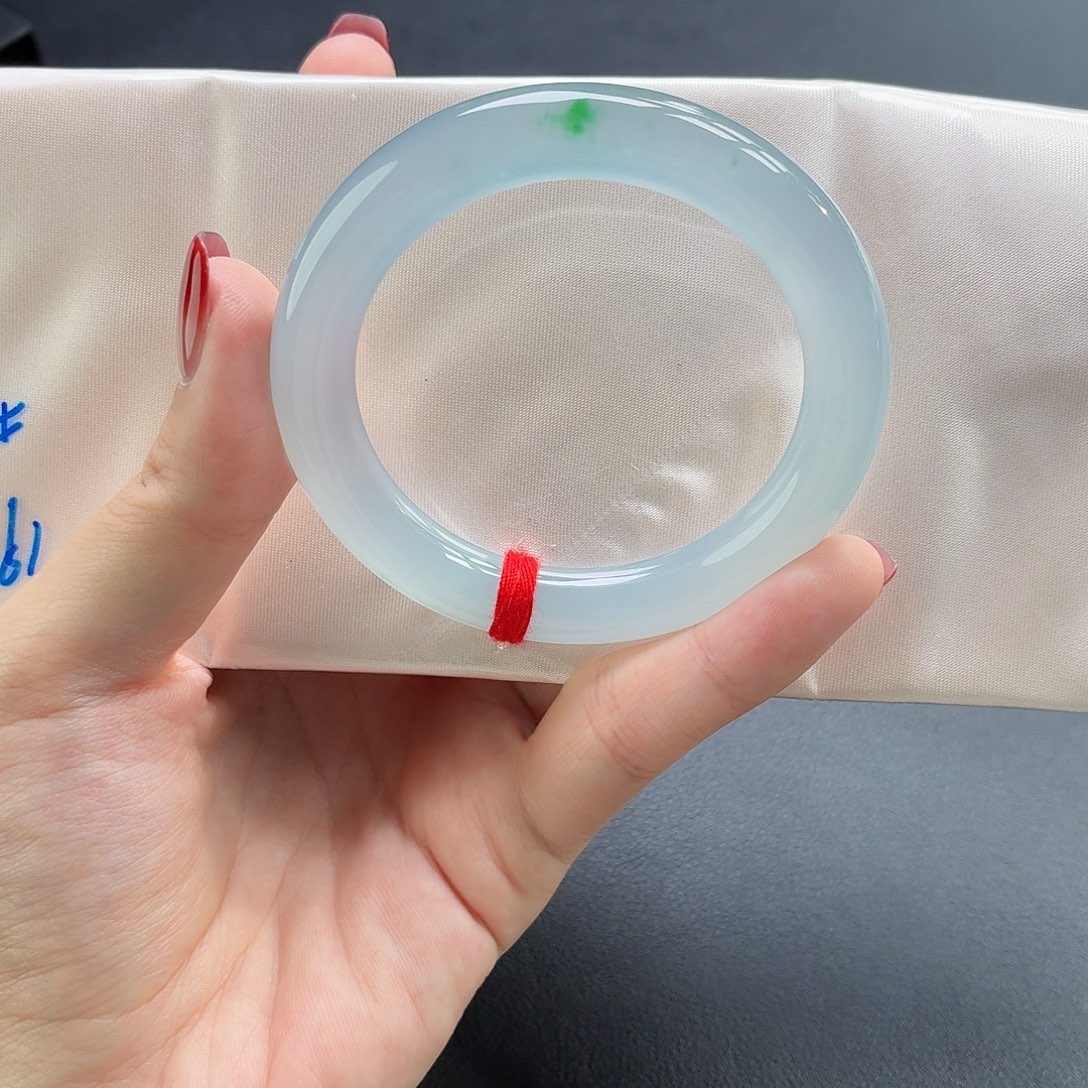 翡翠未镶嵌手镯冰川蓝