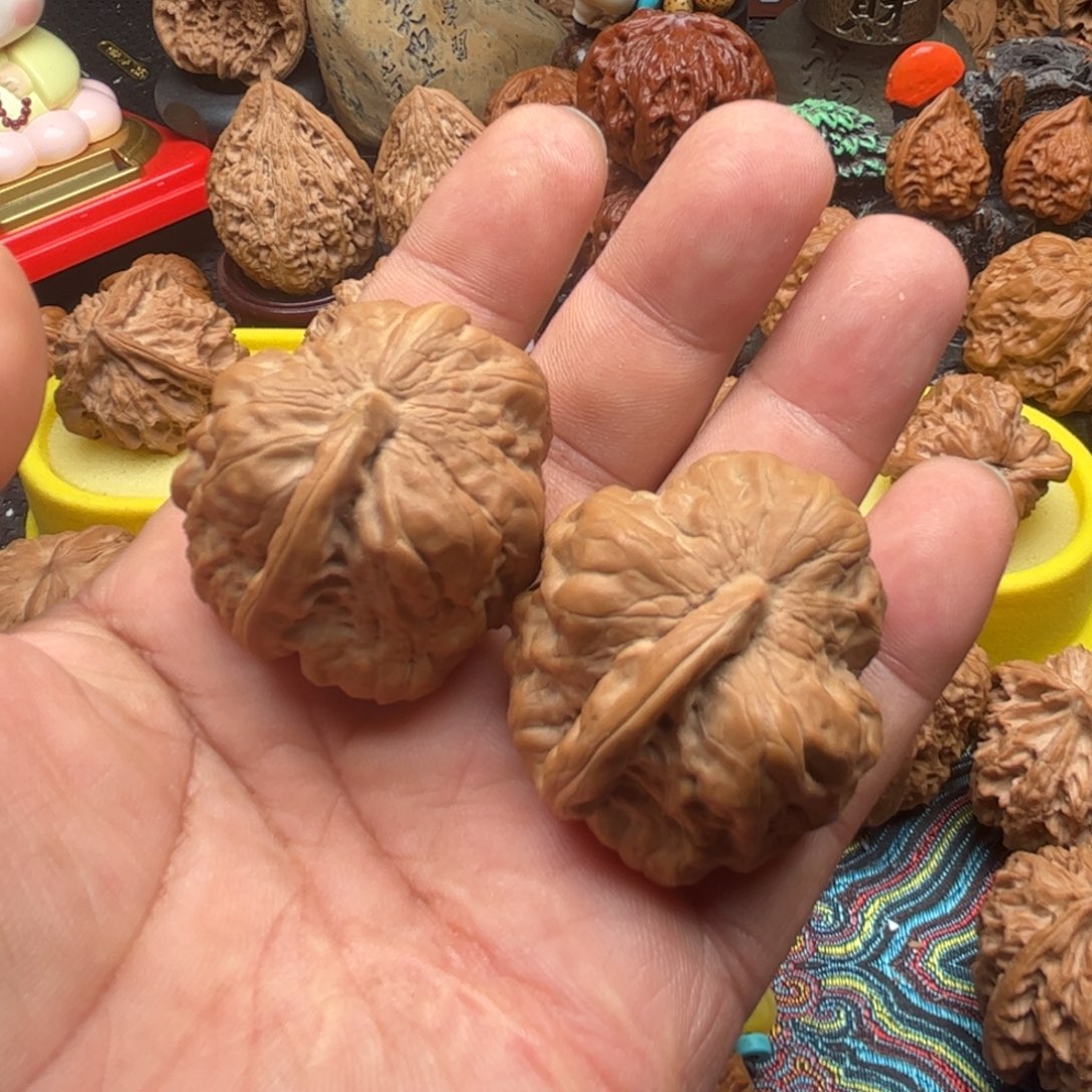 文玩核桃吊坠全品蛤蟆头一根筋220