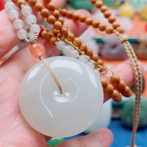 和田玉颈饰未镶嵌