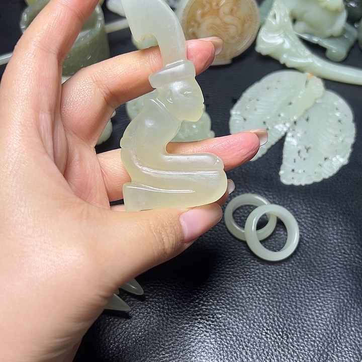 和田玉未镶嵌颈饰