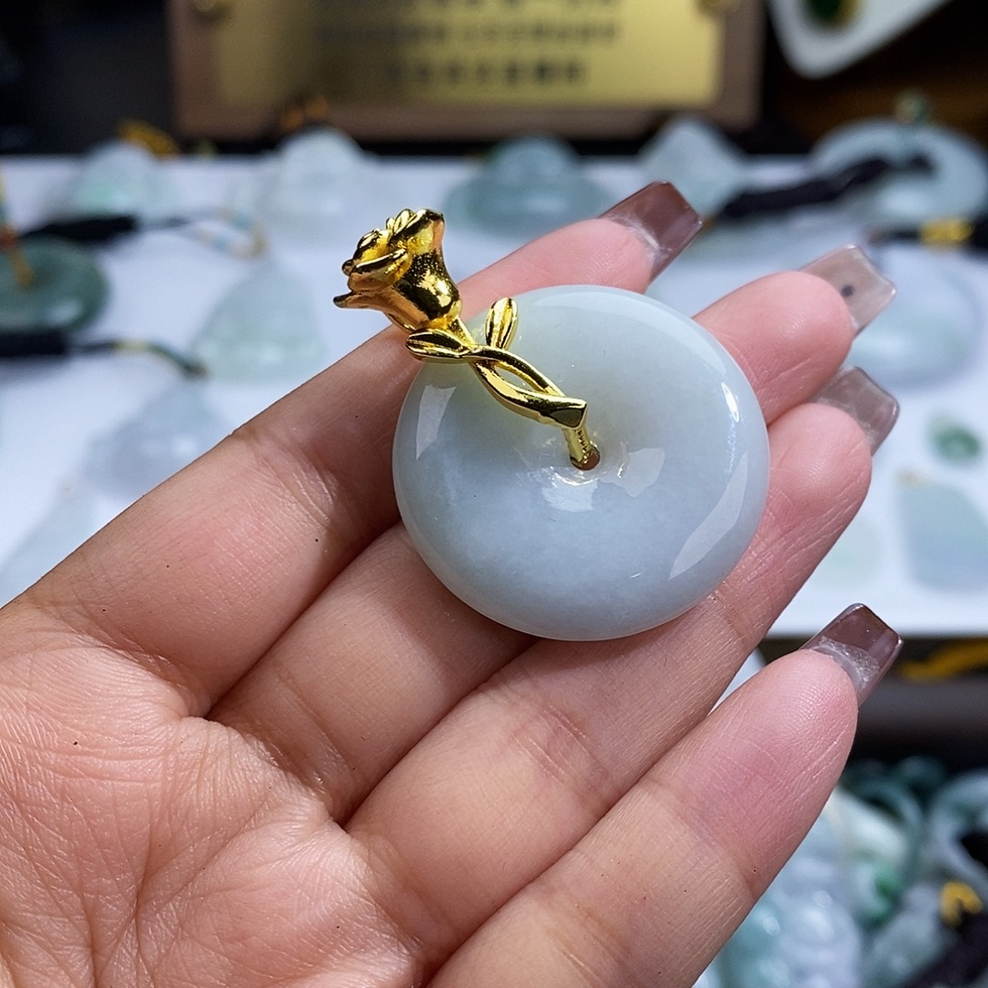 翡翠未镶嵌颈饰7527