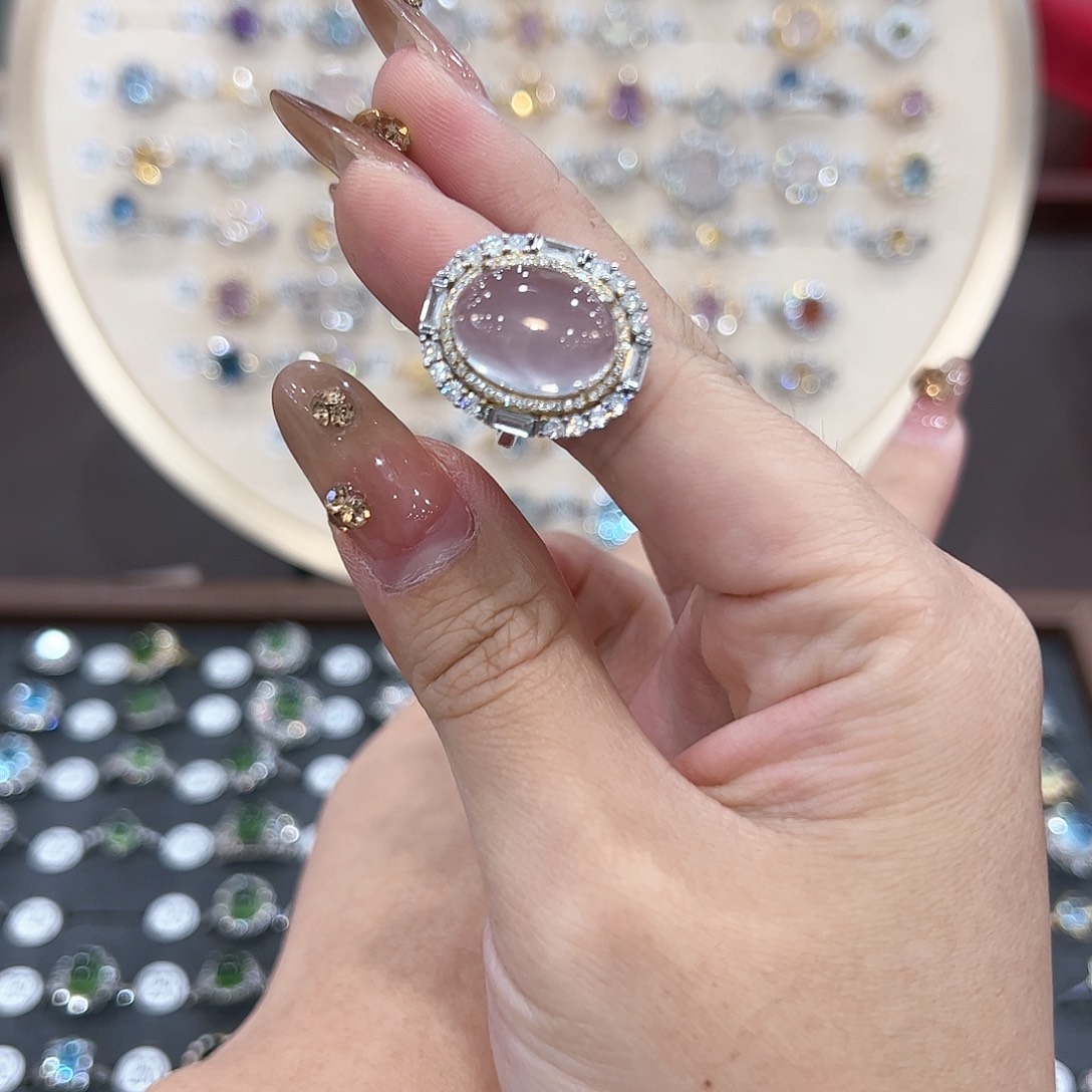 蛇纹石玉戒指银S925镶嵌一**豆