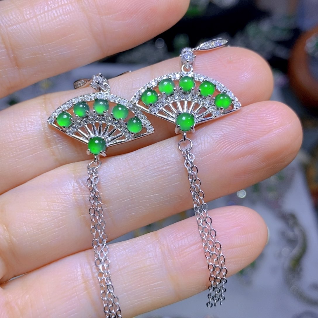 翡翠颈饰银S925镶嵌天然翡翠