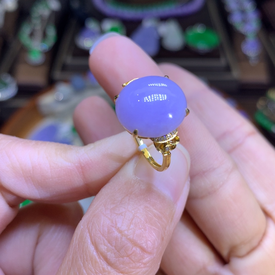 翡翠颈饰18K金镶嵌翡翠