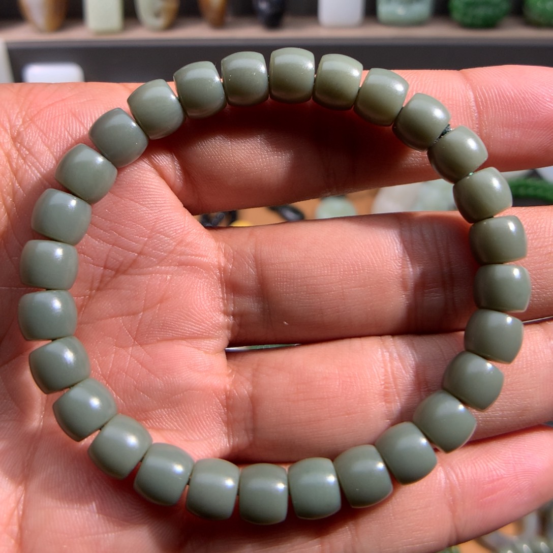 和田玉手链未镶嵌起**?