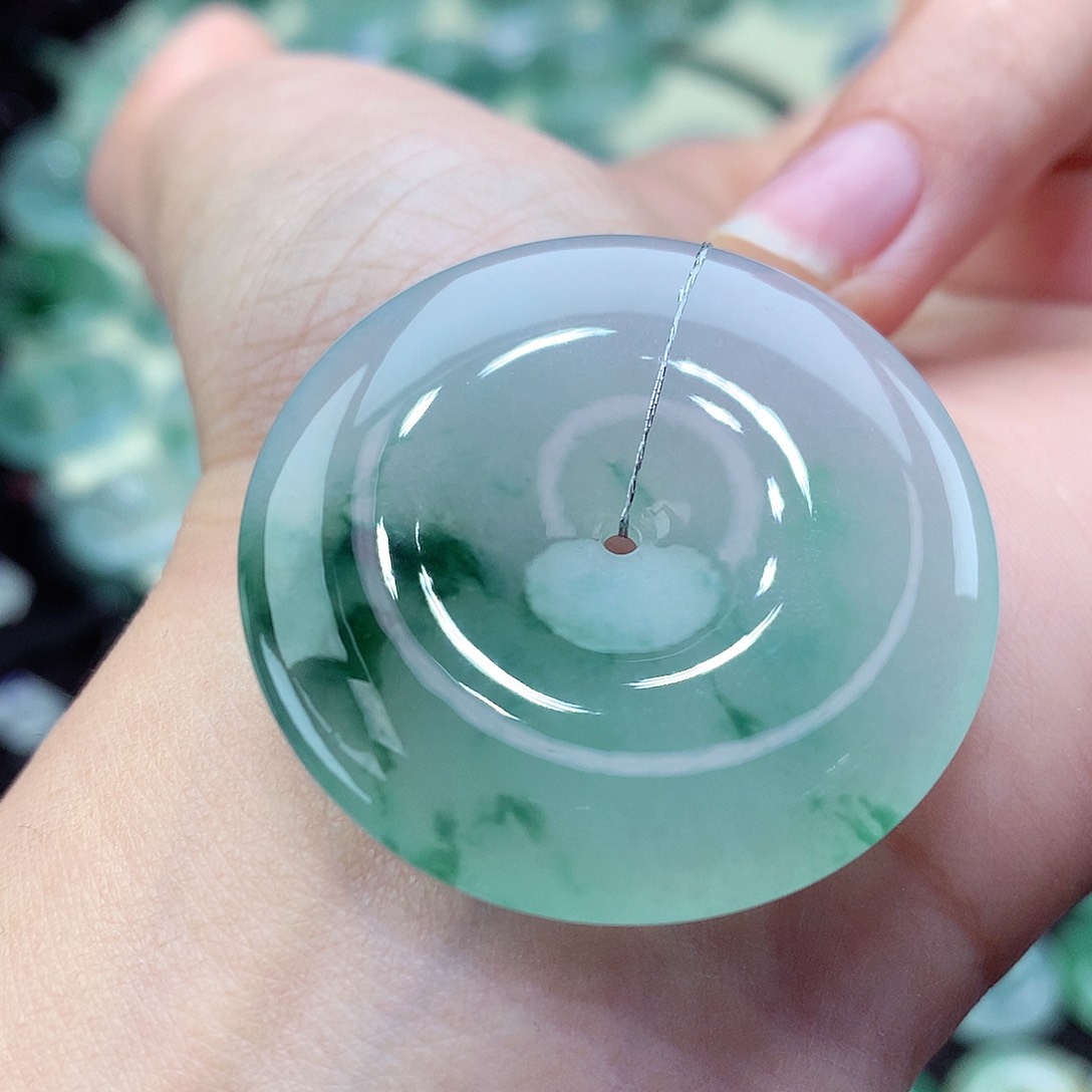 翡翠颈饰未镶嵌编号55。尺寸35.7-6