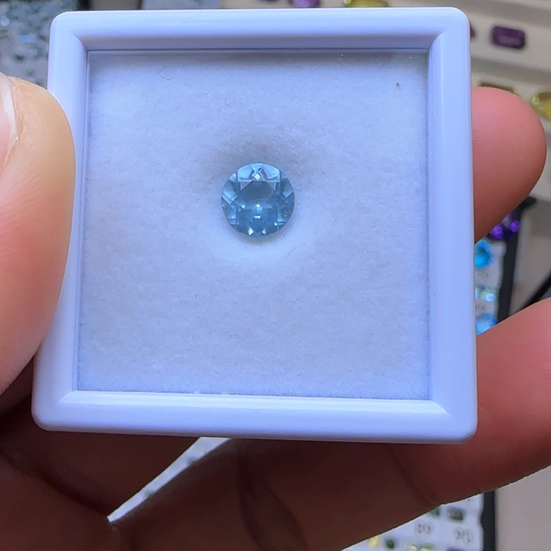 海蓝宝石裸石未镶嵌天然无烧 圆7毫米 1.47克拉