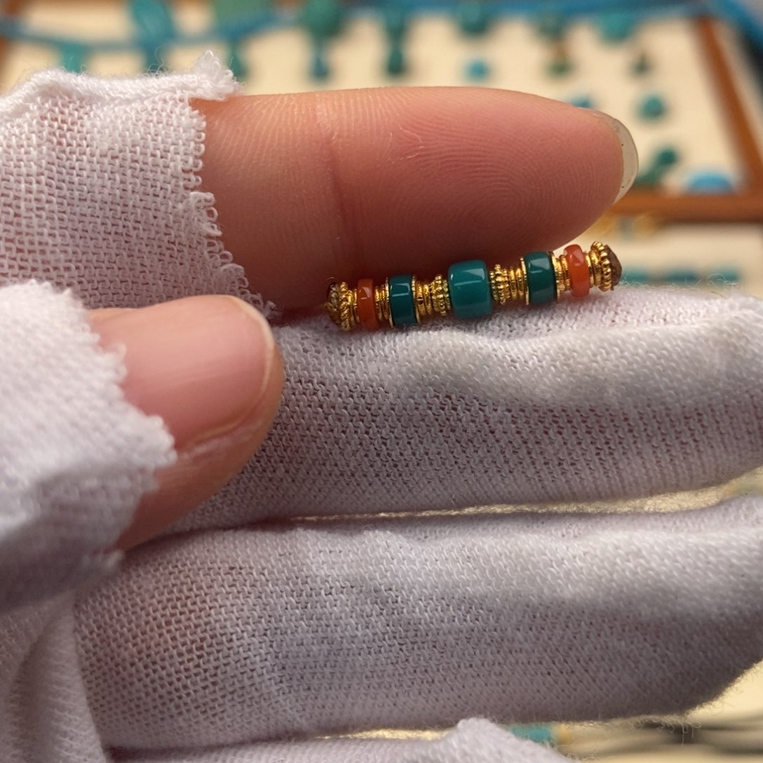 绿松石配饰未镶嵌