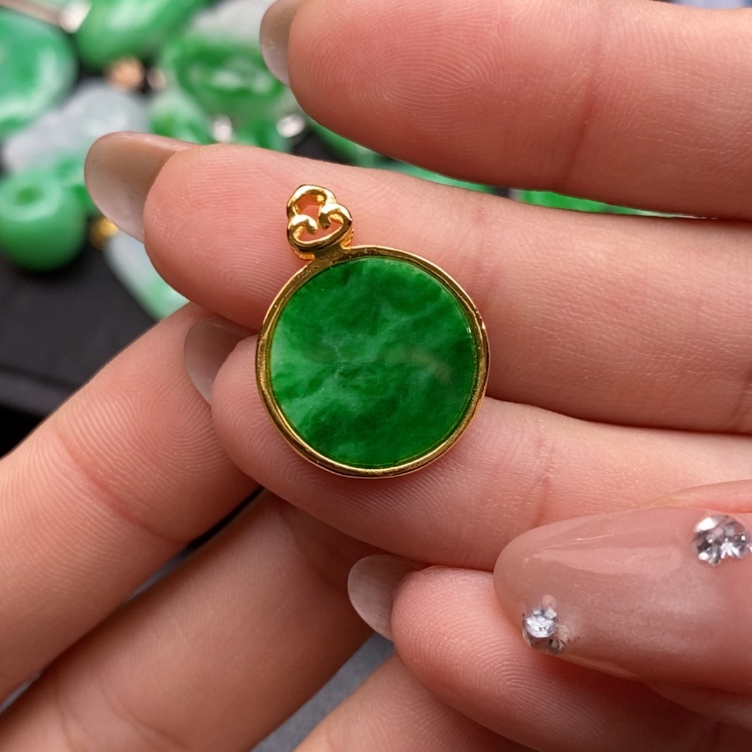 翡翠颈饰银S925镶嵌翡翠