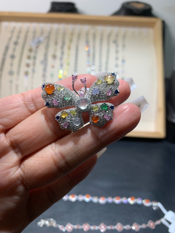 蝴蝶胸针吊坠两用款 纯天然缅甸翡翠A货无封底