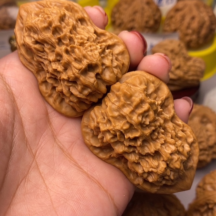 文玩核桃把件异型葫芦