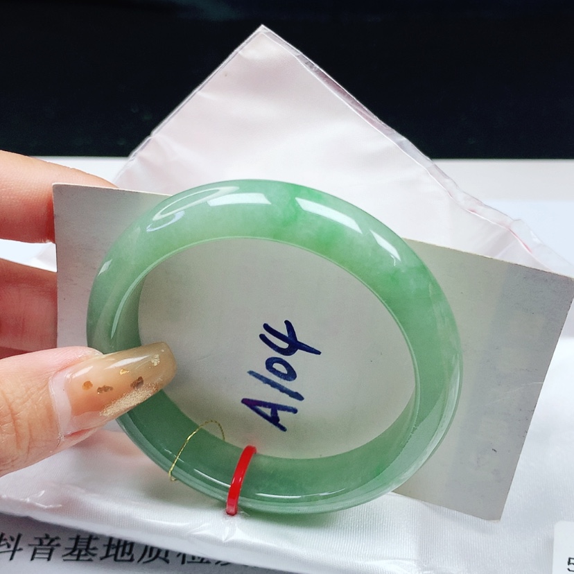 【闪购商品】翡翠手镯未镶嵌 正圈52+