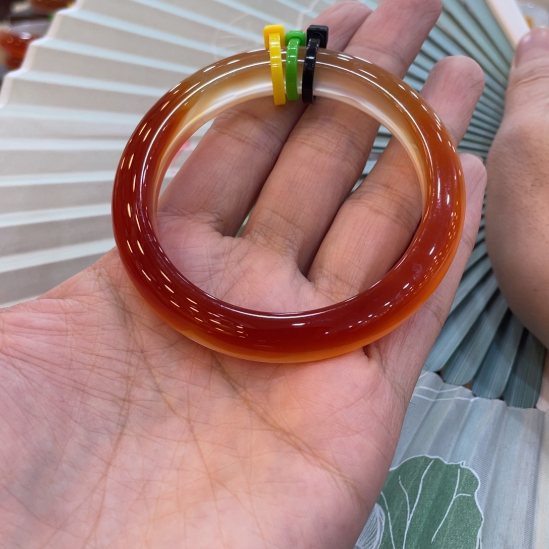 玛瑙/玉髓手镯未镶嵌