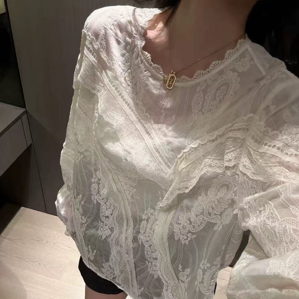 【韩货】年货重工蕾丝小衫