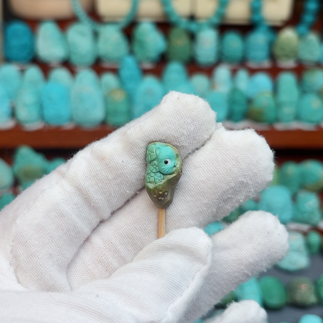 绿松石配饰未镶嵌