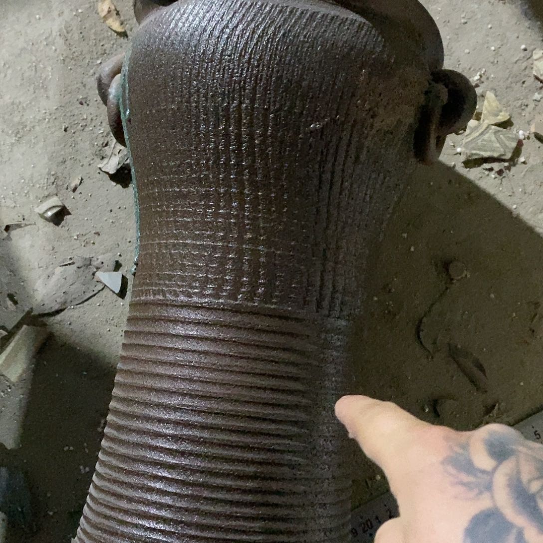 紫砂花盆瑕疵21/37。hzhnzn