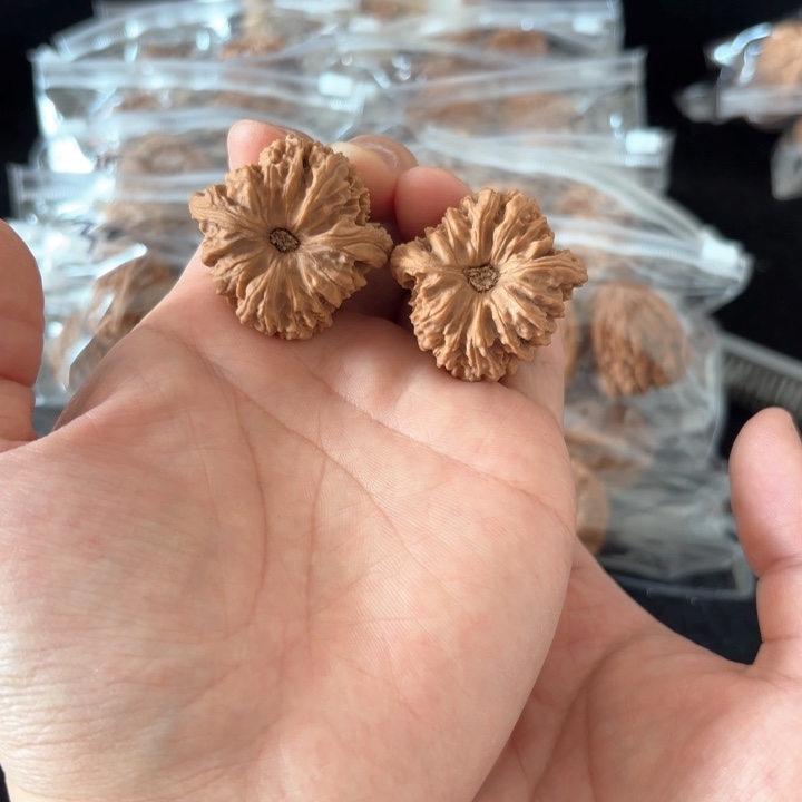 文玩核桃吊坠@***英南将