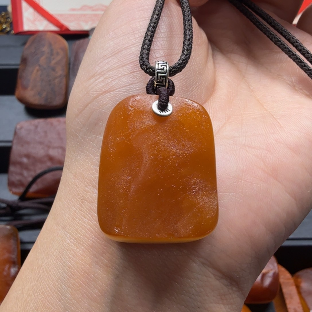 琥珀吊坠(赠链)未镶嵌