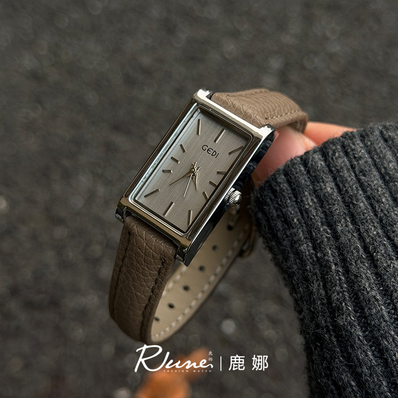 Rune鹿娜《雷》小众高级感时尚简约真皮ins百搭女士防水石英表手表