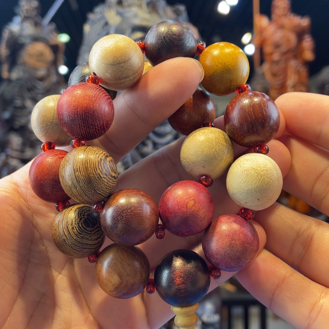 多宝手串十八颗珠子