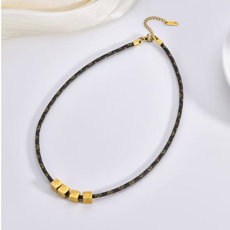  钛钢轻奢四颗糖高级感项链024