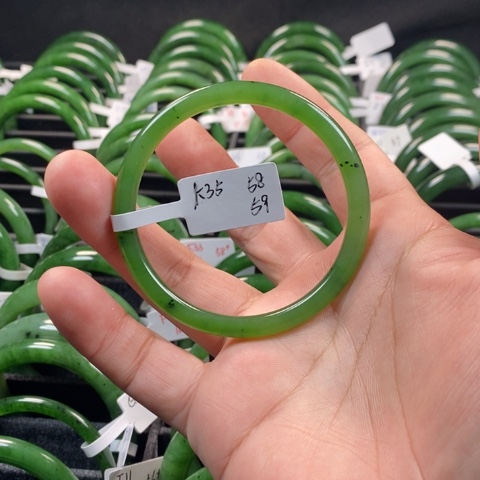 和田玉（碧玉）手镯未镶嵌L**子