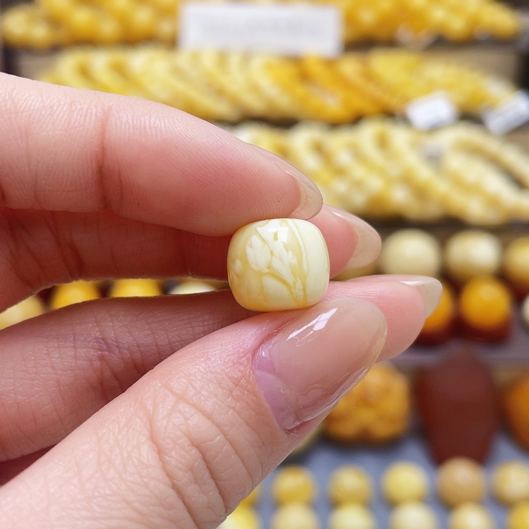 琥珀裸石未镶嵌蜜蜡老型12.2*10.7mm