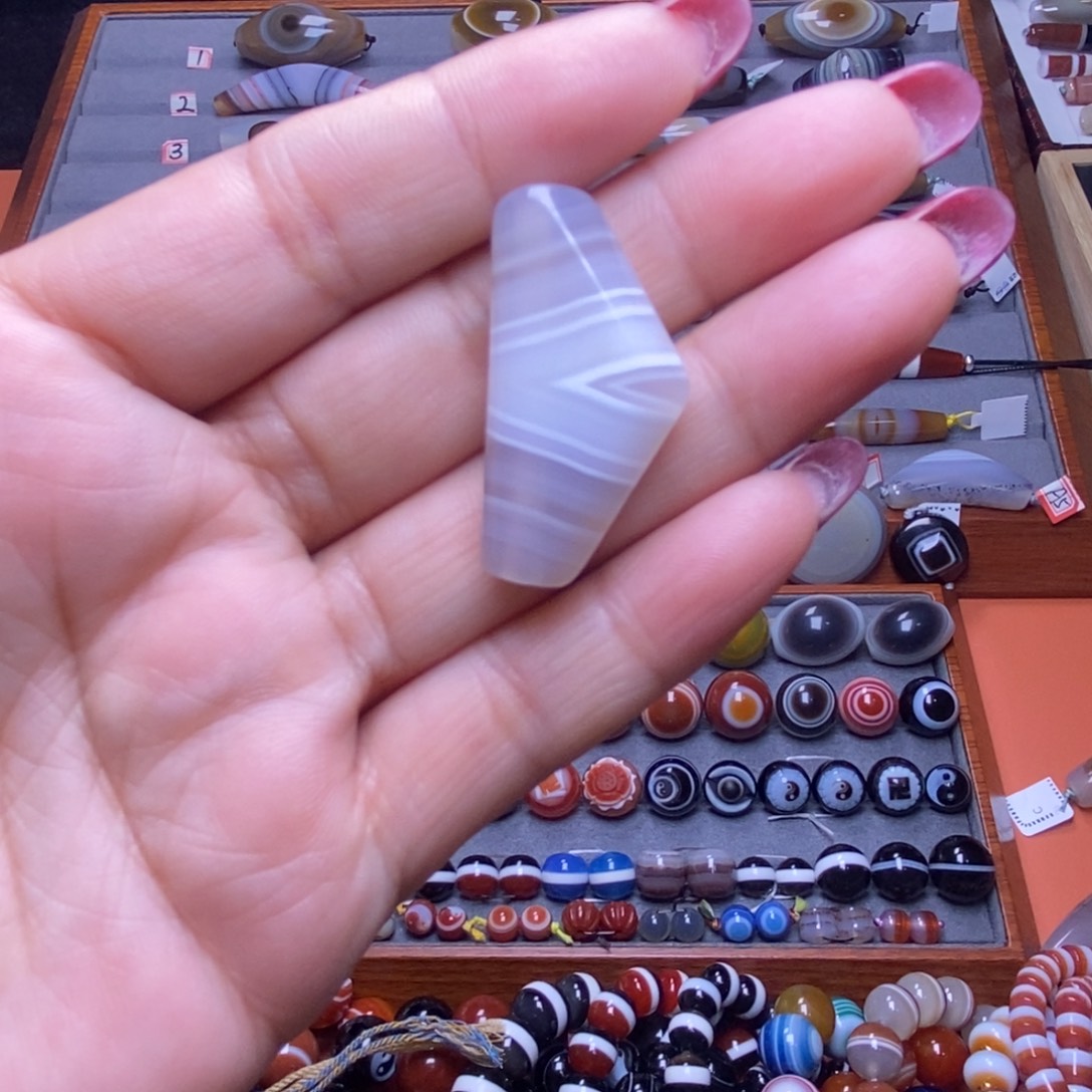 山***J玛瑙/玉髓未镶嵌颈饰