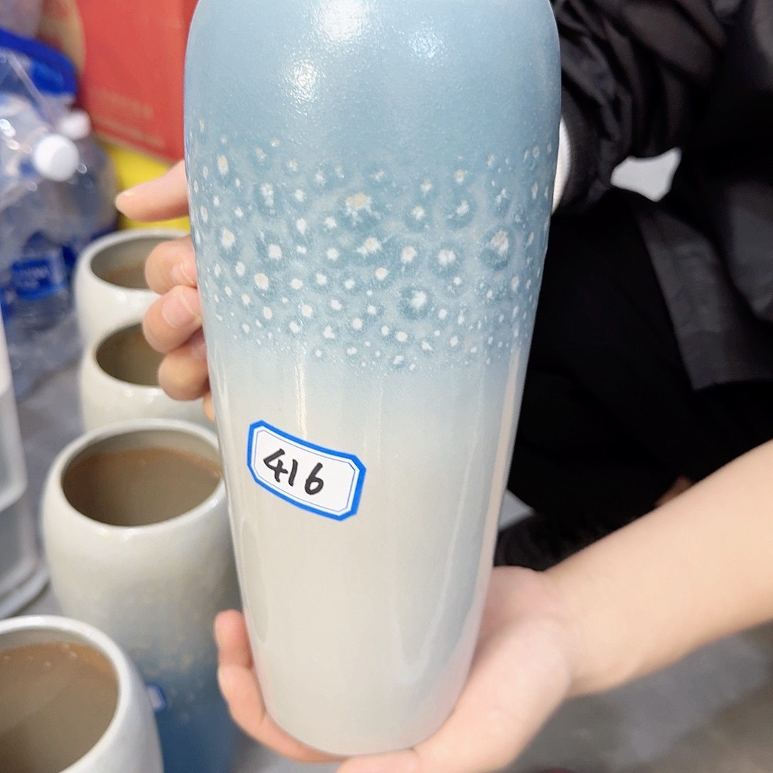 瓶415号复古陶瓷高25厘米微瑕一个