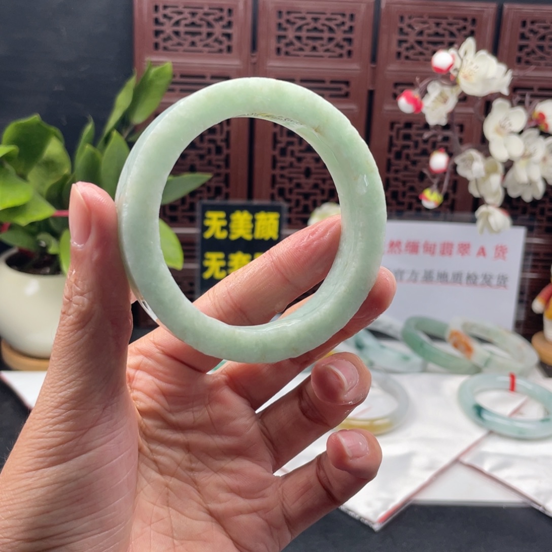 定制翡翠未镶嵌翡翠手镯定制