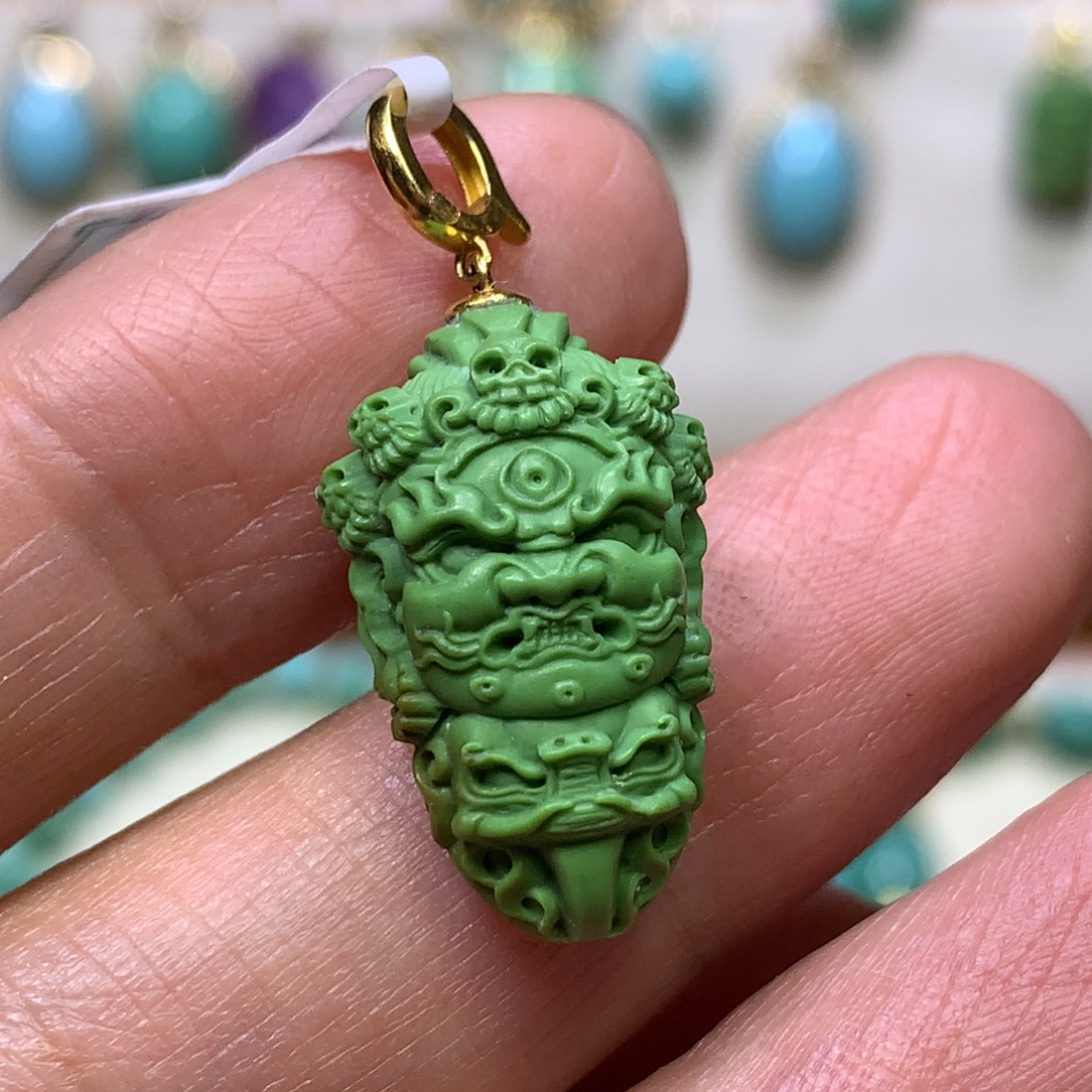绿松石18K金镶嵌吊坠