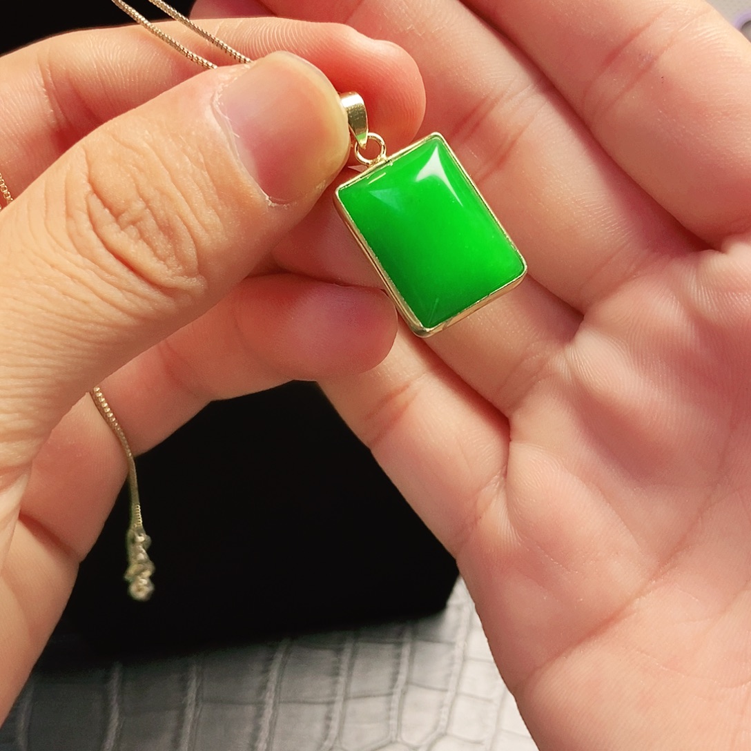 颈饰14K金镶嵌翡翠