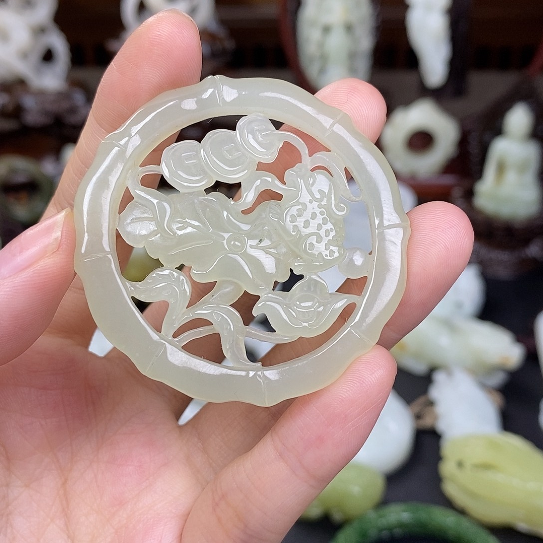 和田玉未镶嵌挂件